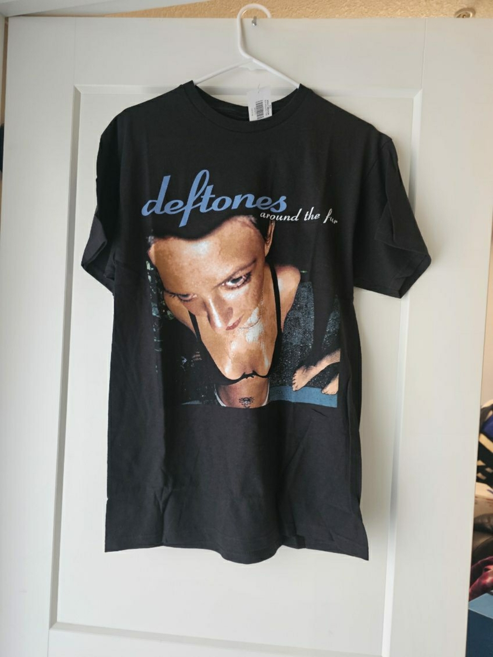 'Around the Fur' Black Graphic T-Shirt - Men